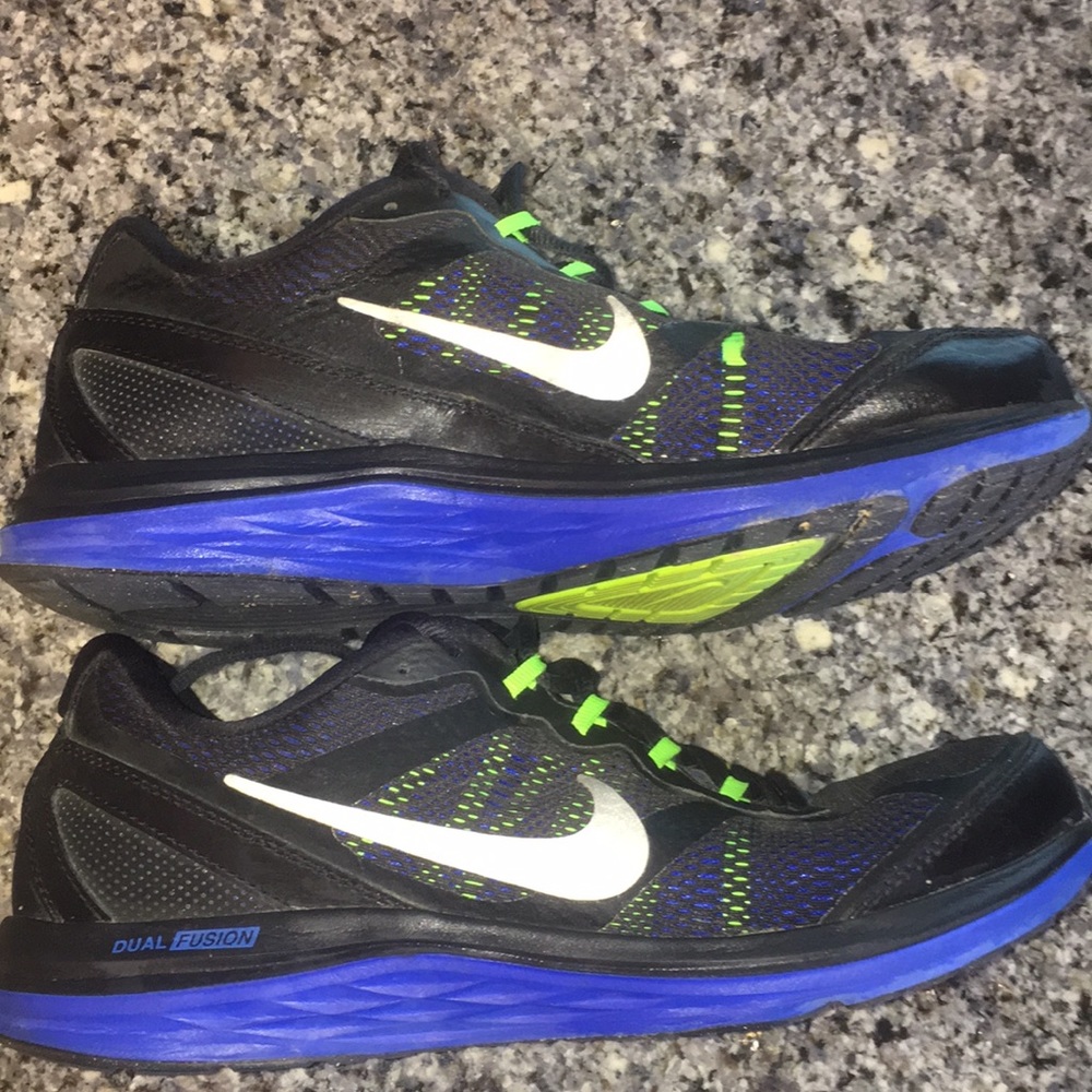 Nike dual Fusion running shoes